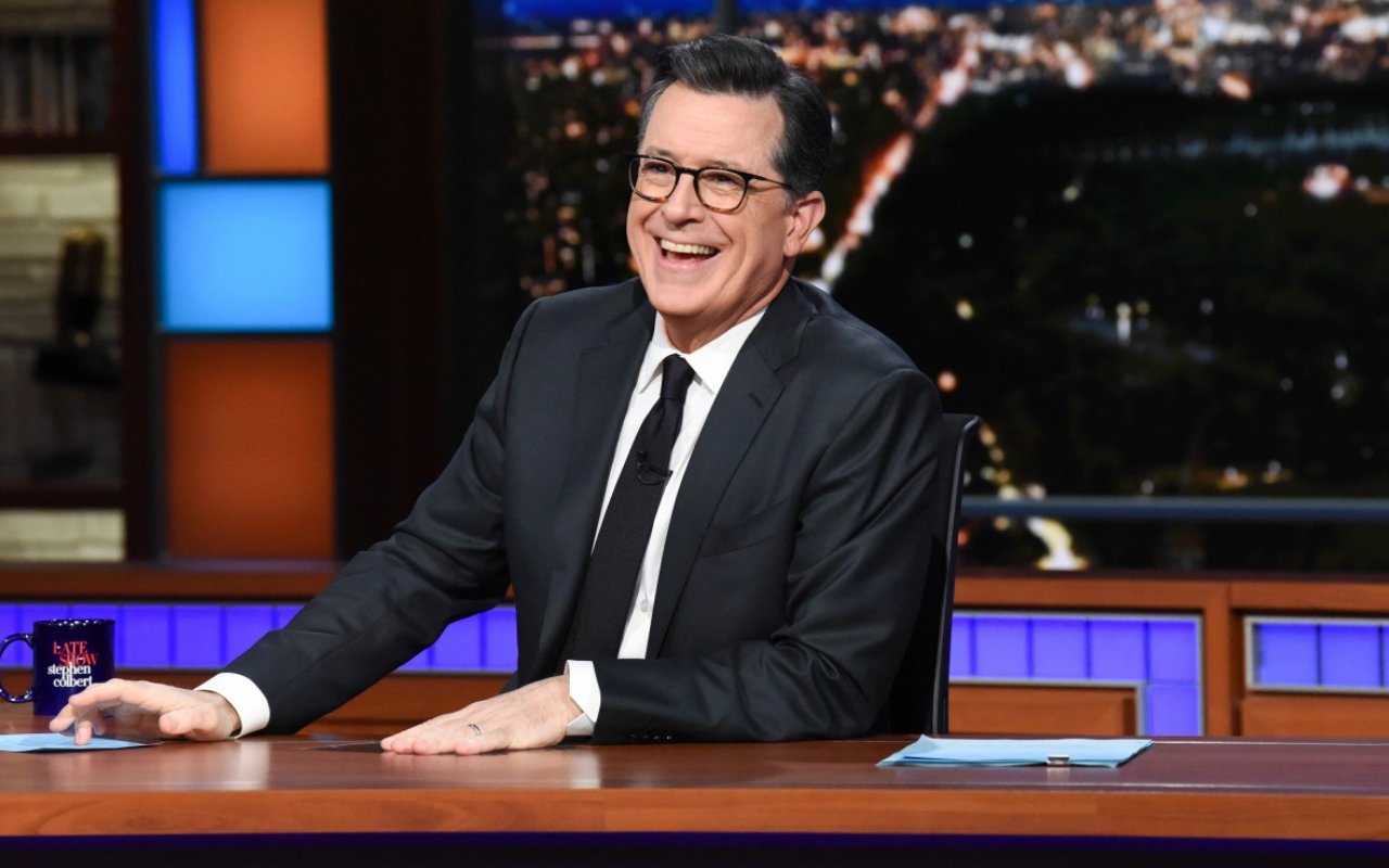 Stephen Colbert Halts Production of 'The Late Show' Over COVID Symptoms