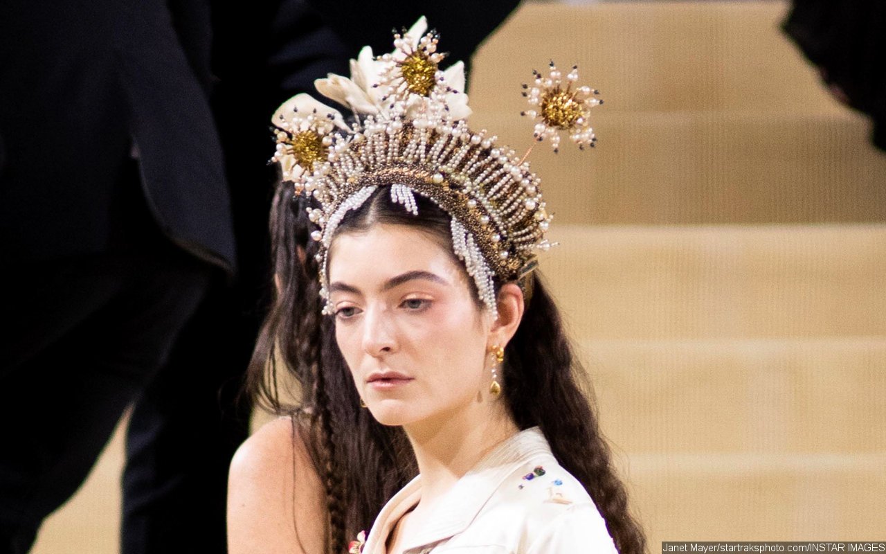 Lorde Opens Up About 'Painful' Reactions to Her Album 'Solar Power'