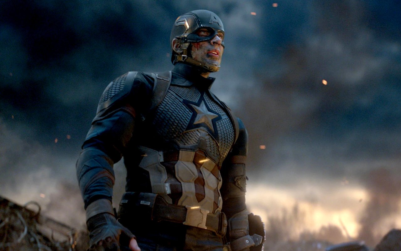 Chris Evans Dubs Captain America's Suit the Worst of all Avengers