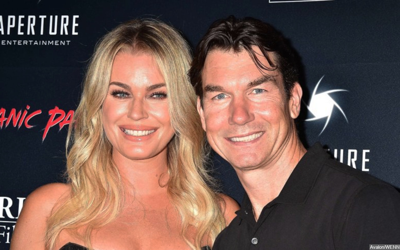 Jerry O'Connell Gifts Wife Special Piece of Jewelry to Celebrate 15th Wedding Anniversary