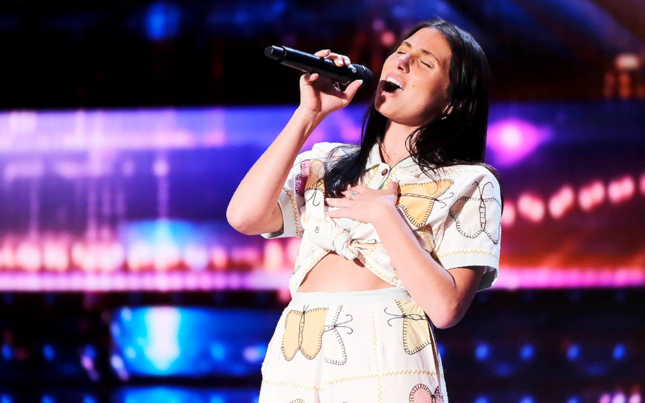 'AGT' Recap Heidi Klum Presents the Last Golden Buzzer of Season 17 to