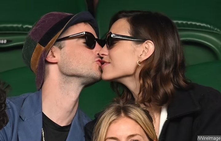 Tom Sturridge and Alexa Chung