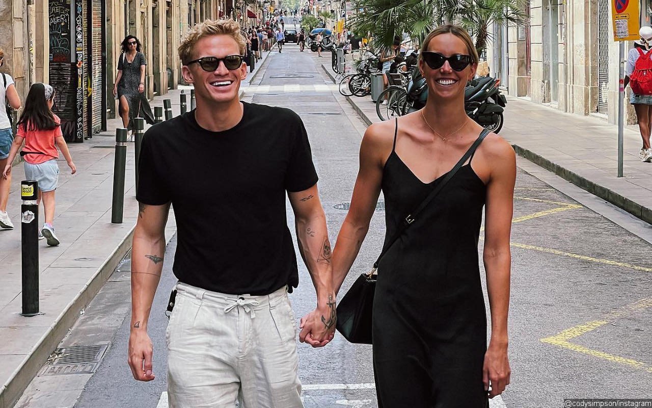 Cody Simpson Dubs Emma McKeon His 'Love' in First Instagram Post as Couple