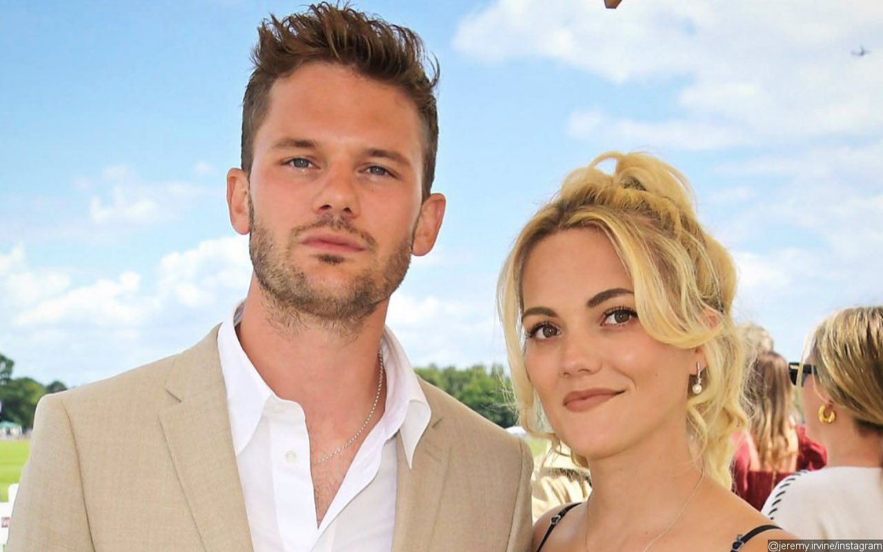 Jeremy Irvine and Jodie Spencer Reportedly Engaged