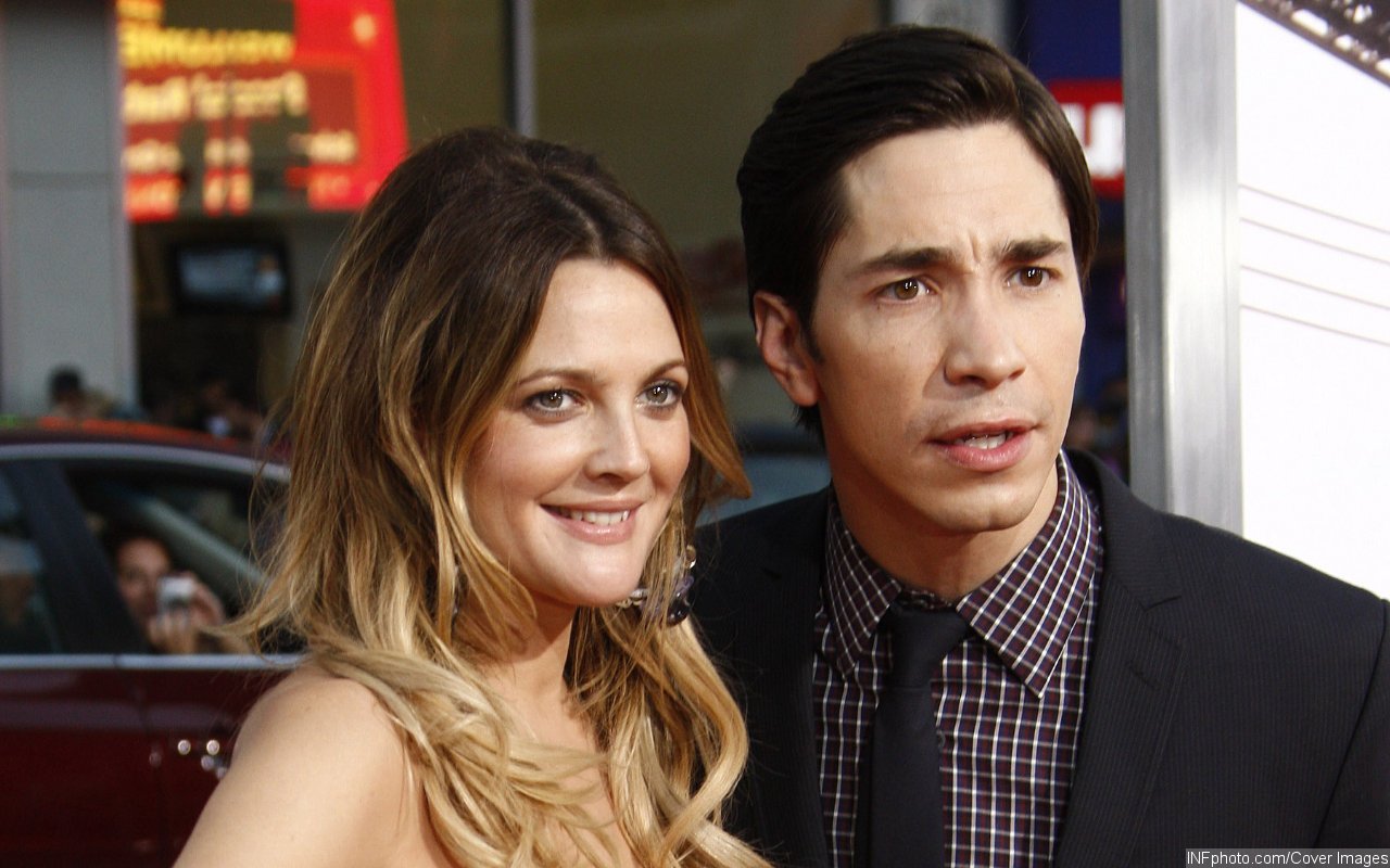 Drew Barrymore Credits Justin Long's Funny Bone for Getting All the Ladies