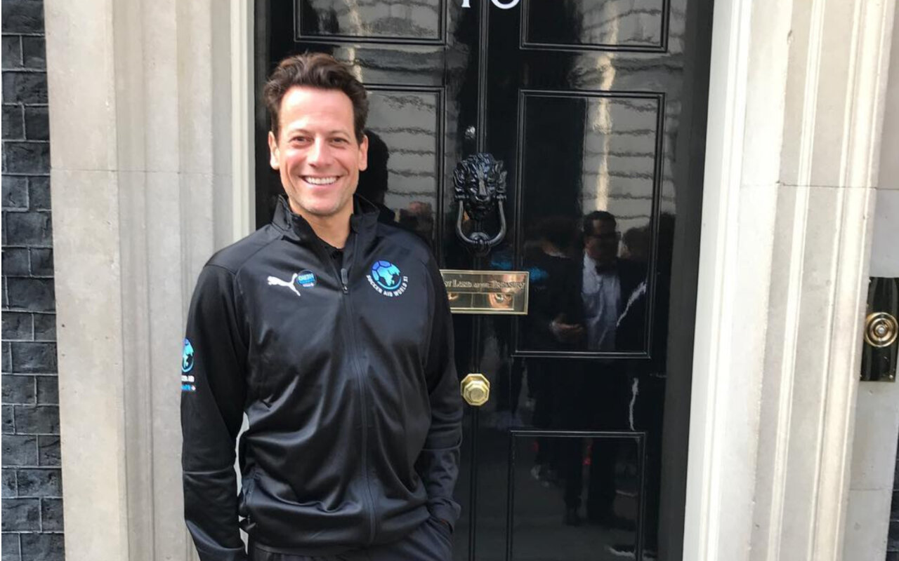 Ioan Gruffudd Granted 3-Year Restraining Order Against Alice Evans - Vimarsana News