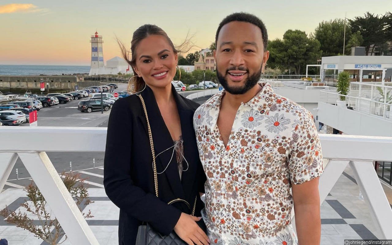 Chrissy Teigen Debuts Baby Bump as She's Expecting Rainbow Baby With John Legend