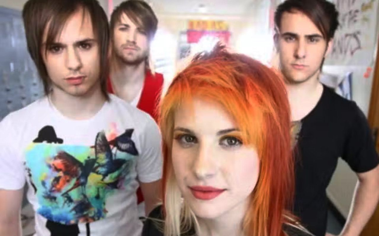 Paramore - 'Misery Business'