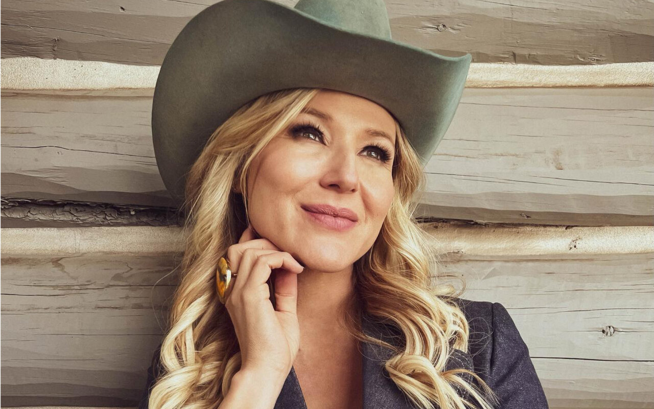 Jewel's Tour Bus Catches Fire in a Parking Lot 
