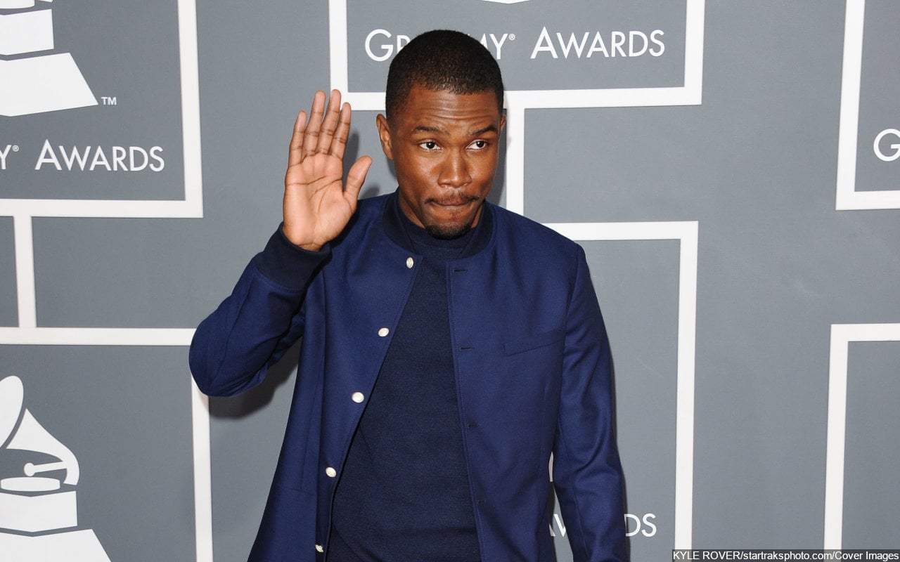 Frank Ocean Trends on Twitter After Promoting New Penis Ring With Nude Pic - Vimarsana News