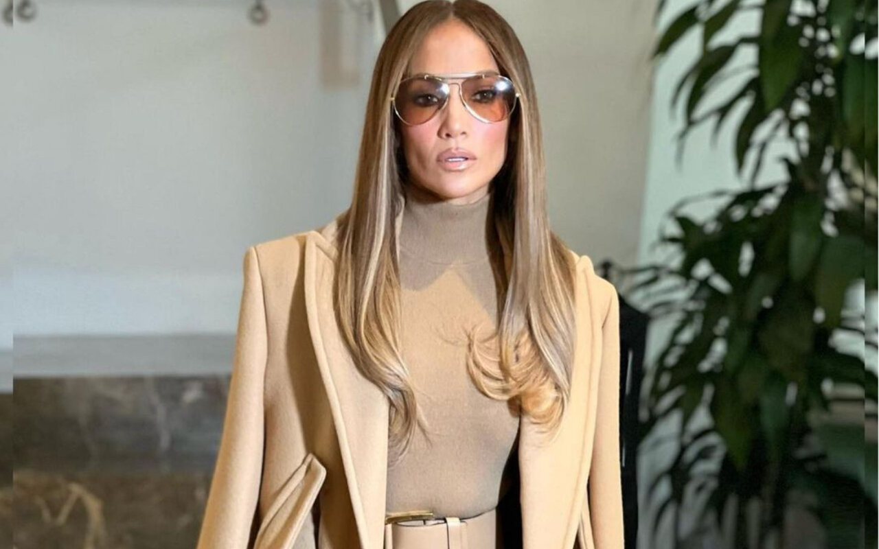 Jennifer Lopez Will Go Live to Answer Questions About JLo Body Booty Balm
