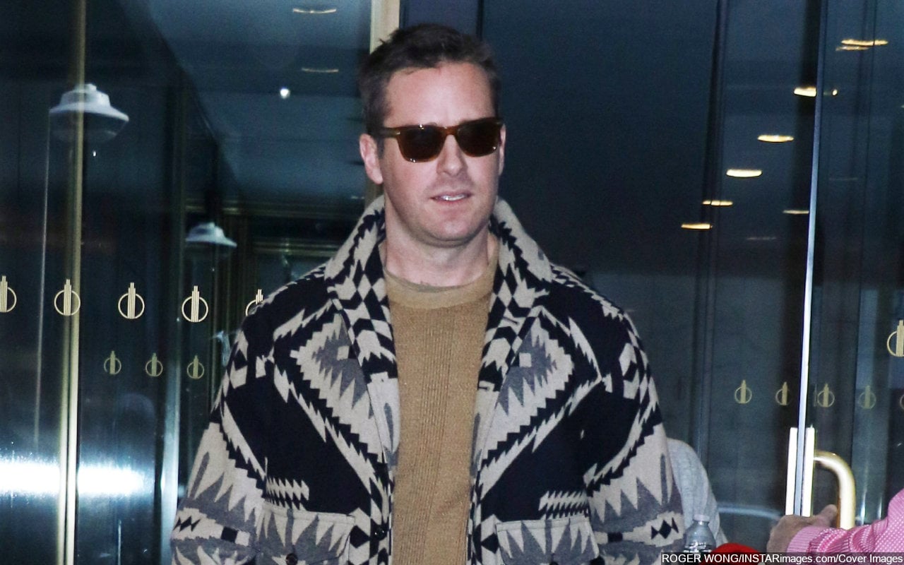 Armie Hammer Allegedly Admits He's '100 Percent Cannibal' in a Text to Woman - Vimarsana News