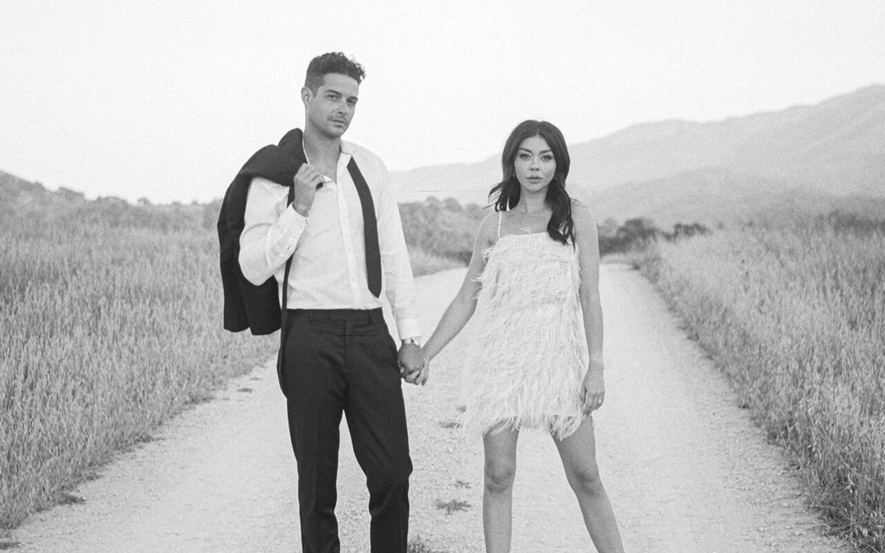 Sarah Hyland and Wells Adams Get Married at California Vineyard