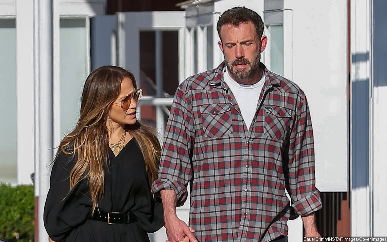 Jennifer Lopez and Ben Affleck Called 'Racist' Over Their 'Plantation Wedding' - Vimarsana News