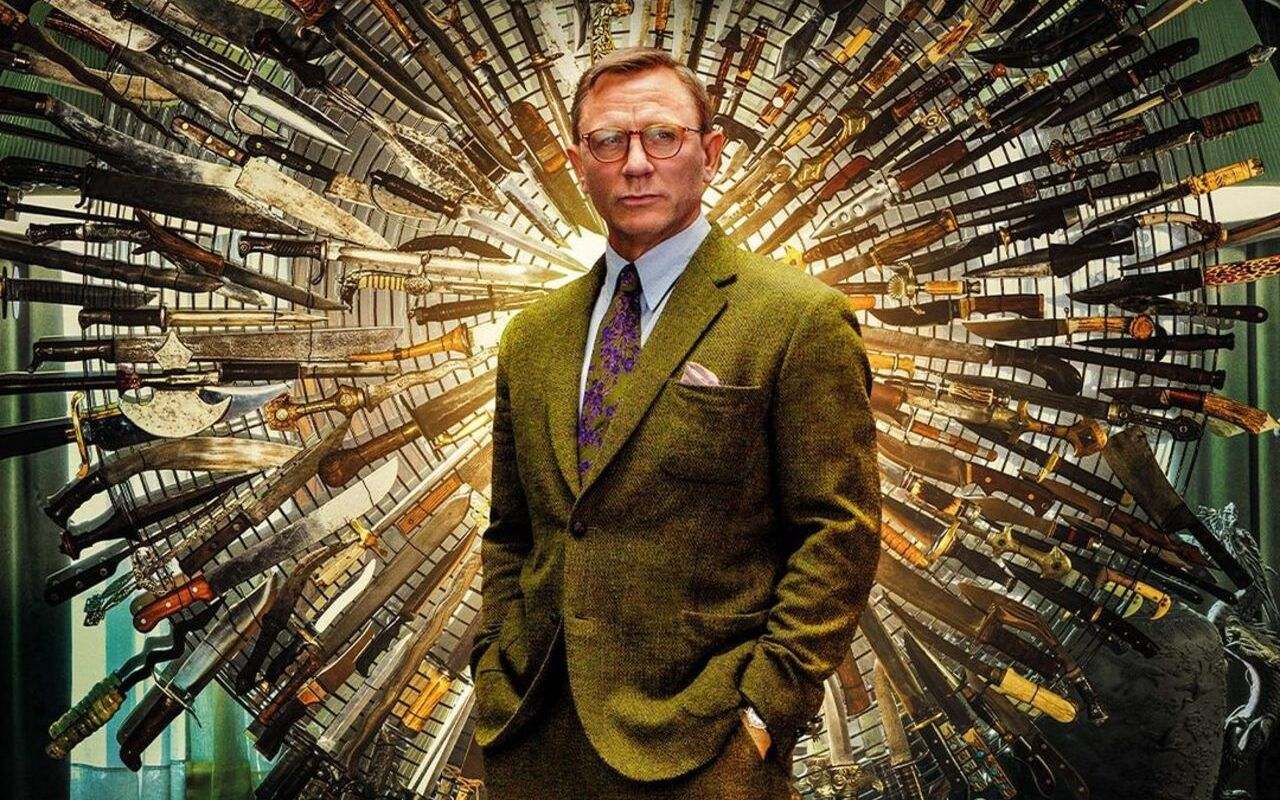 Daniel Craig 'Knives Out' Accent, Had to Learn Kentucky Drawl