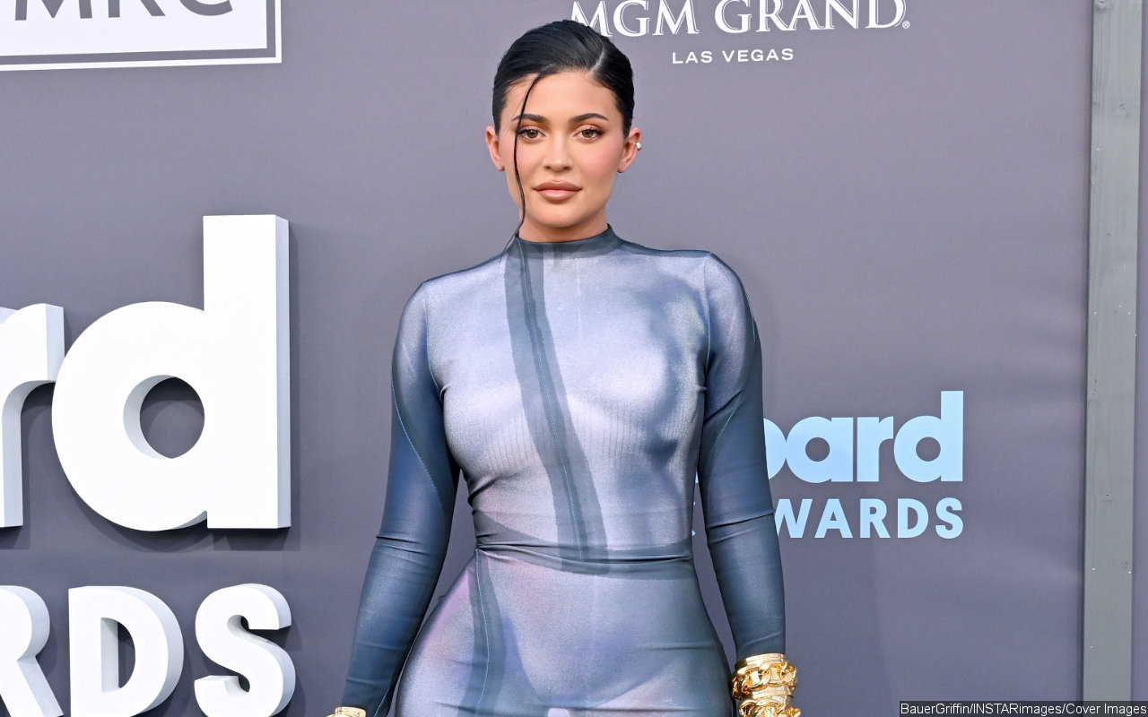 Kylie Jenner Breaks Silence After Being Accused of Trying 'Too Hard to Be Relatable' - Vimarsana News