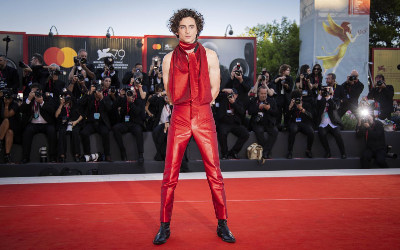 Timothee Chalamet Sets Internet Ablaze With Backless Look at Venice Film Festival