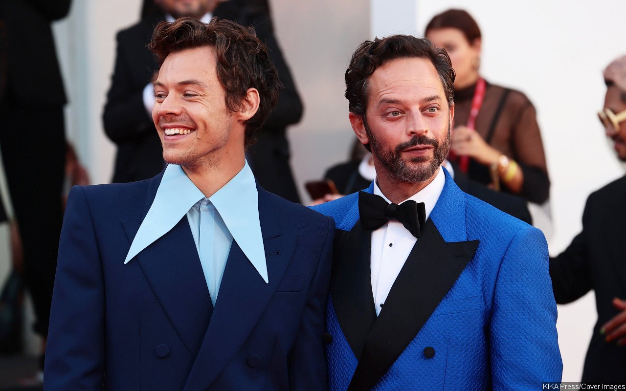 Harry Styles and Nick Kroll Go Viral After Kissing During 'Don't Worry Darling' Standing Ovation