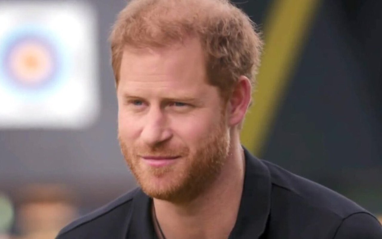 Prince Harry Told Well Wishers Outside Windsor Castle It's 'Lonely' Without Queen Elizabeth