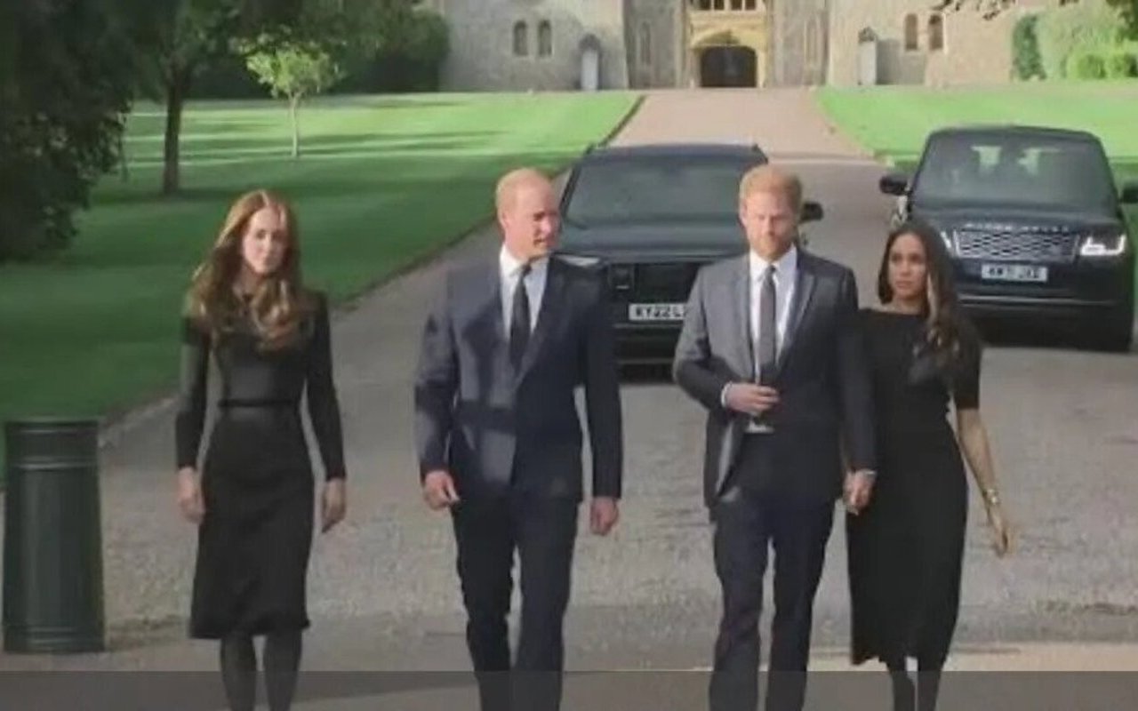 Prince William Invites Prince Harry and Meghan Markle to Sit With His Family During Queen's Funeral 