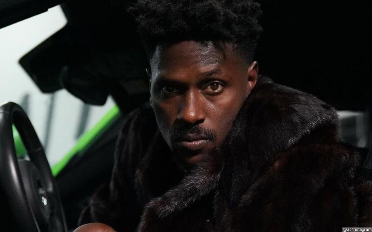 Antonio Brown Slams Reports About Him Him Exposing Himself in a Pool in Viral Video