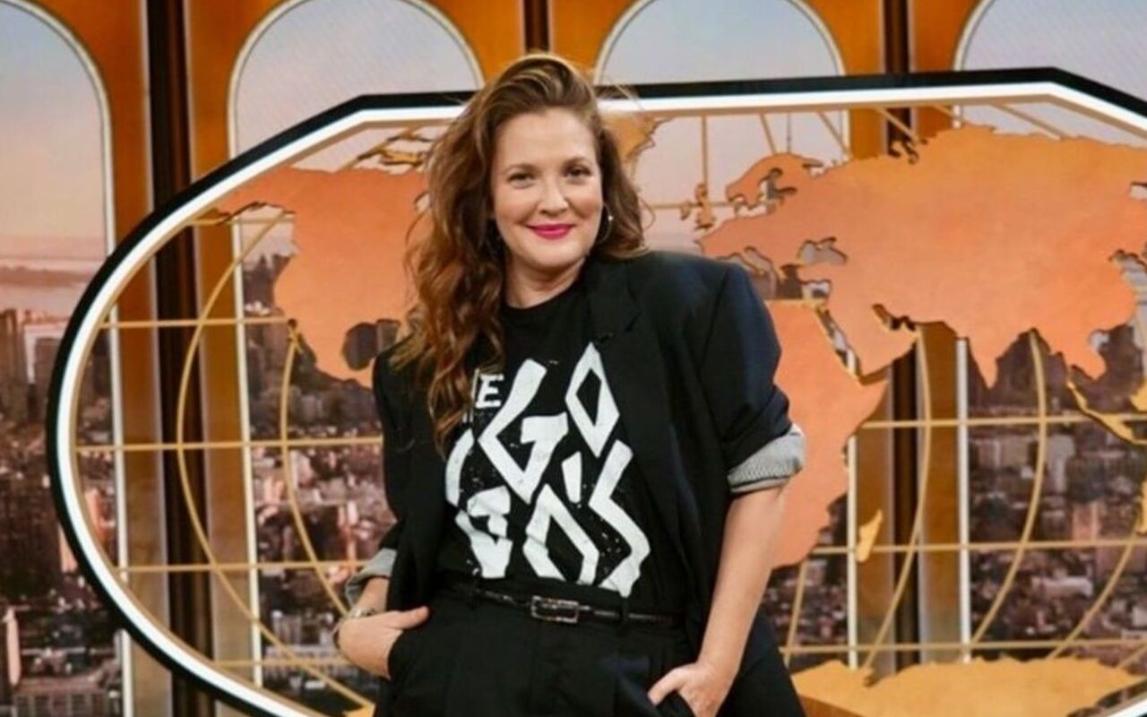 Drew Barrymore Rules Out Cosmetic Surgery to Send Message to Daughters That Aging Is 'Awesome'