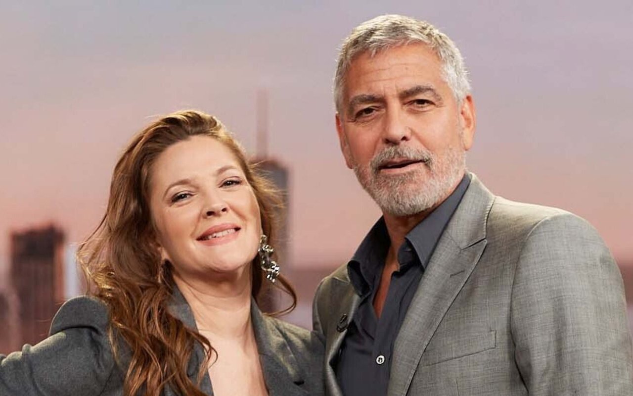 Drew Barrymore Compares Chatting With 'Very Sage' George Clooney to Being in Therapy