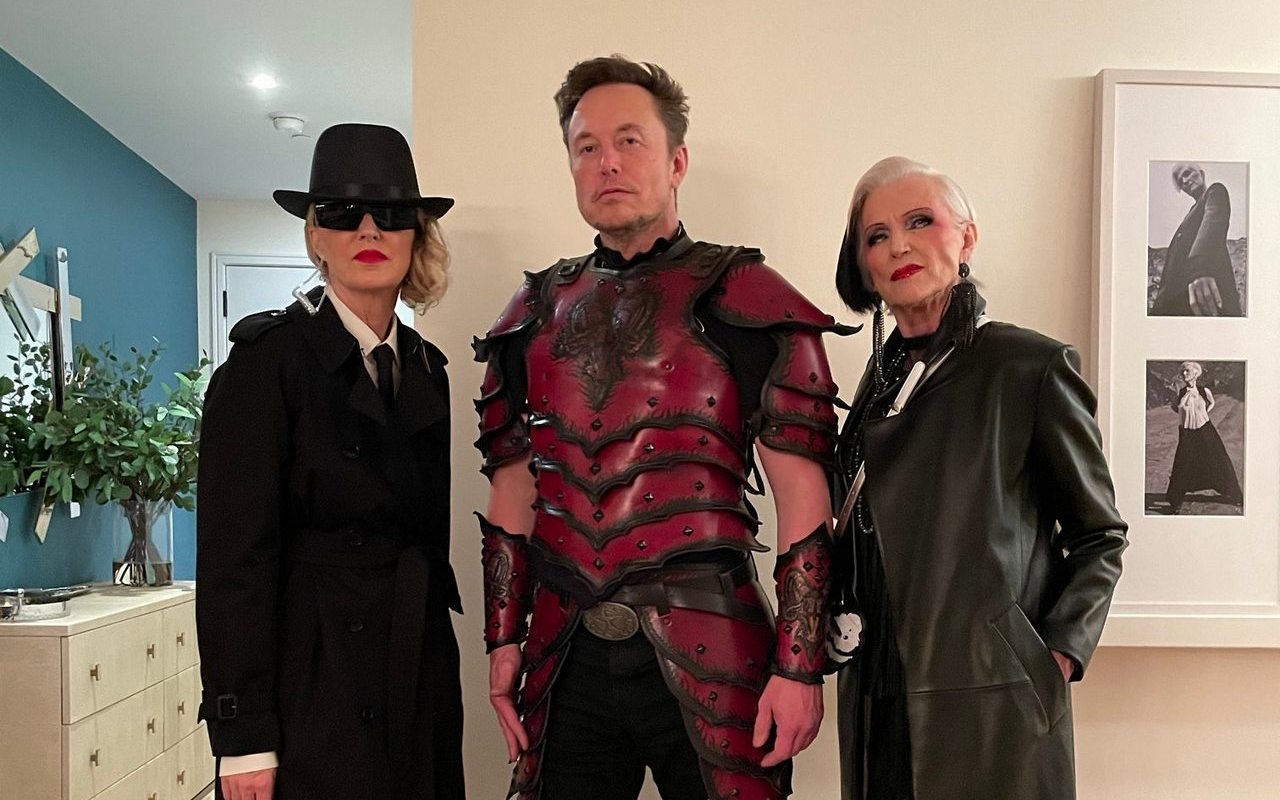 Elon Musk Dresses Up as Samurai in $7,500 Costume for Heidi Klum's Halloween Party
