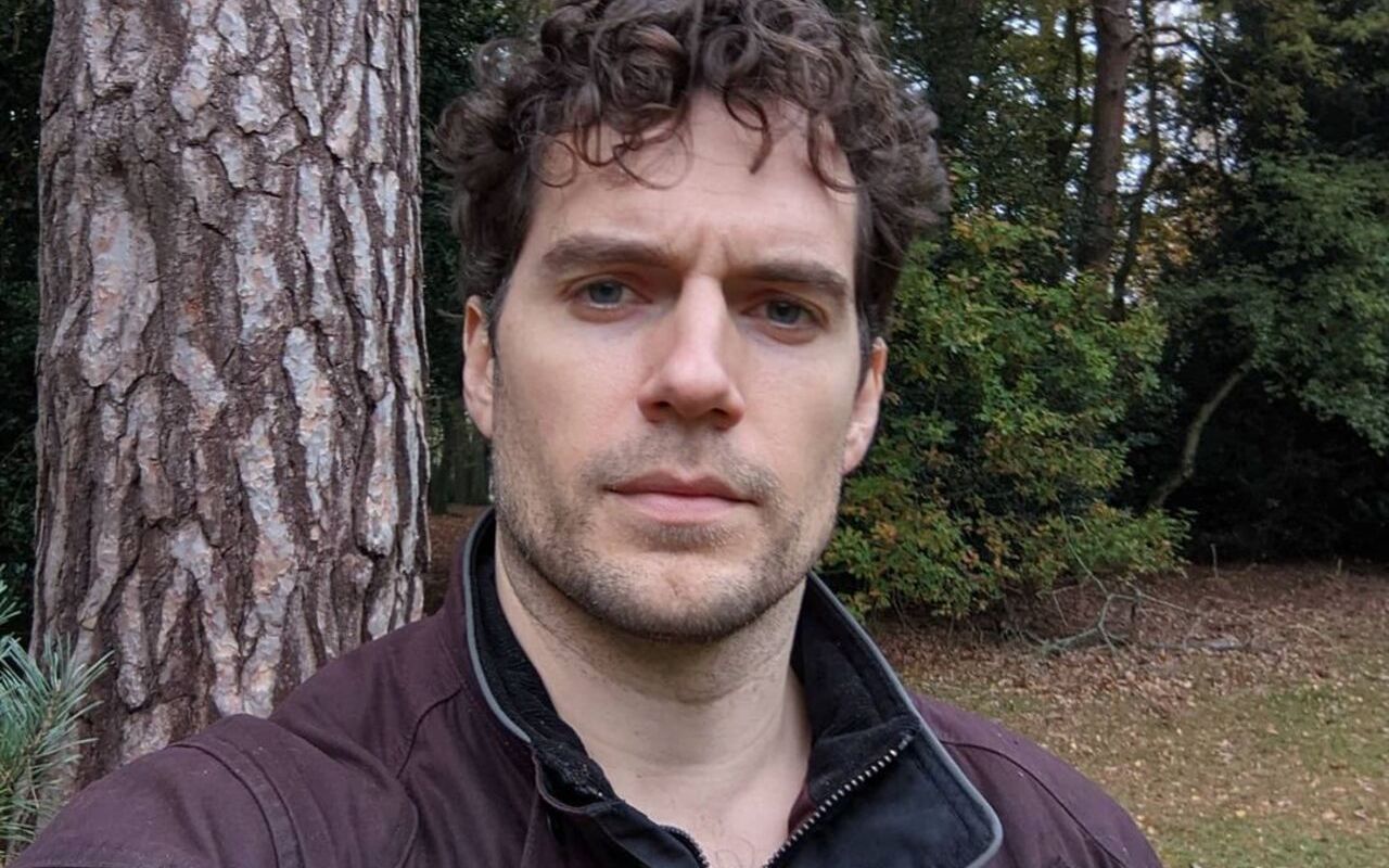 Henry Cavill Reacts to Being Stephenie Meyer's Favorite Candidate for 'Twilight' 