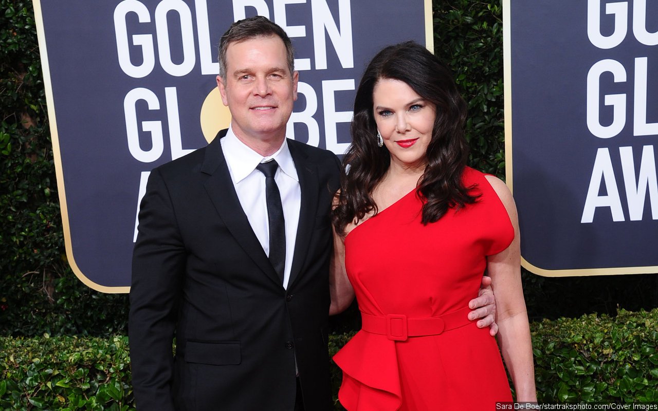 Lauren Graham Says She's in 'Better Place' After Splitting From Peter Krause 