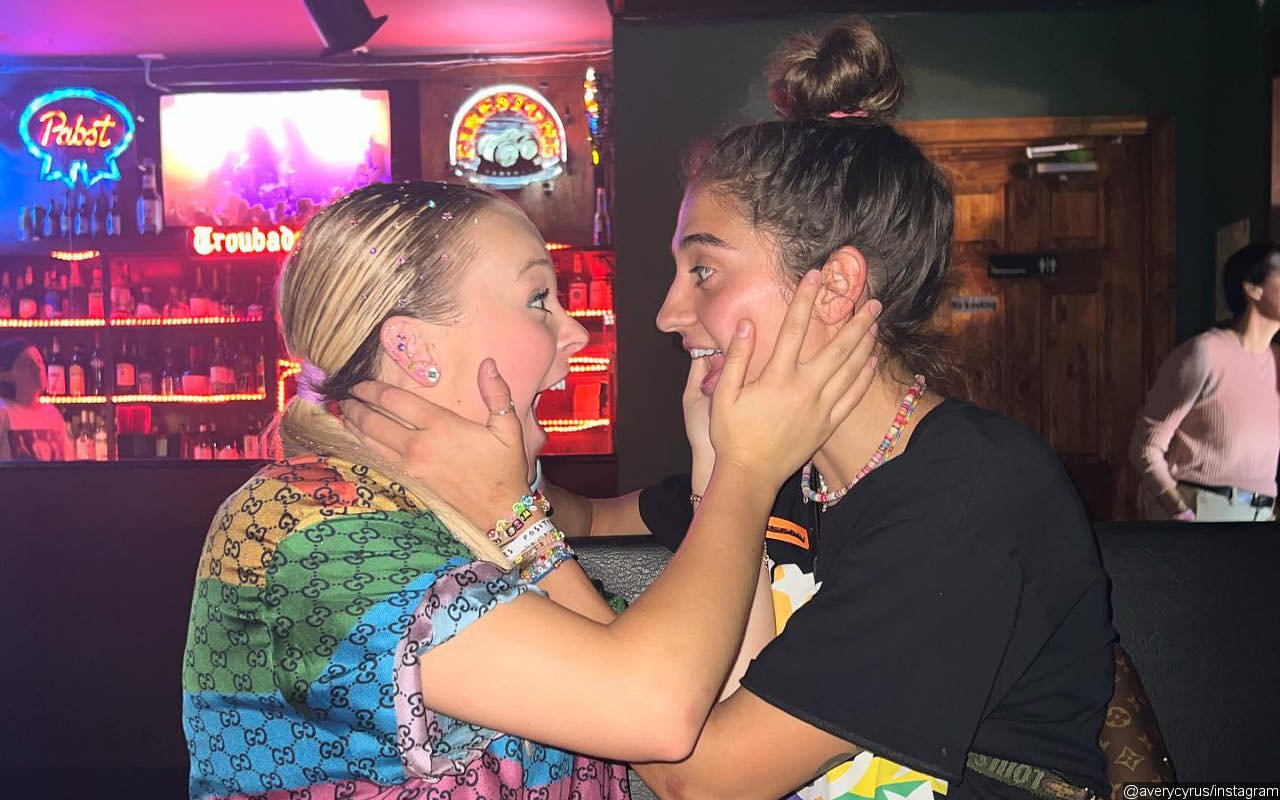 JoJo Siwa and Girlfriend Avery Cyrus Celebrate Anniversary on Beach