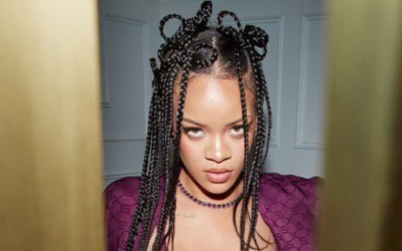 Rihanna in Discussions to Headline Glastonbury 2023