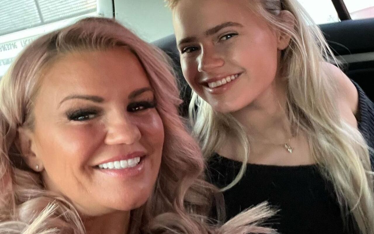 Kerry Katona and Daughter Flew to Turkey for Dental Treatment