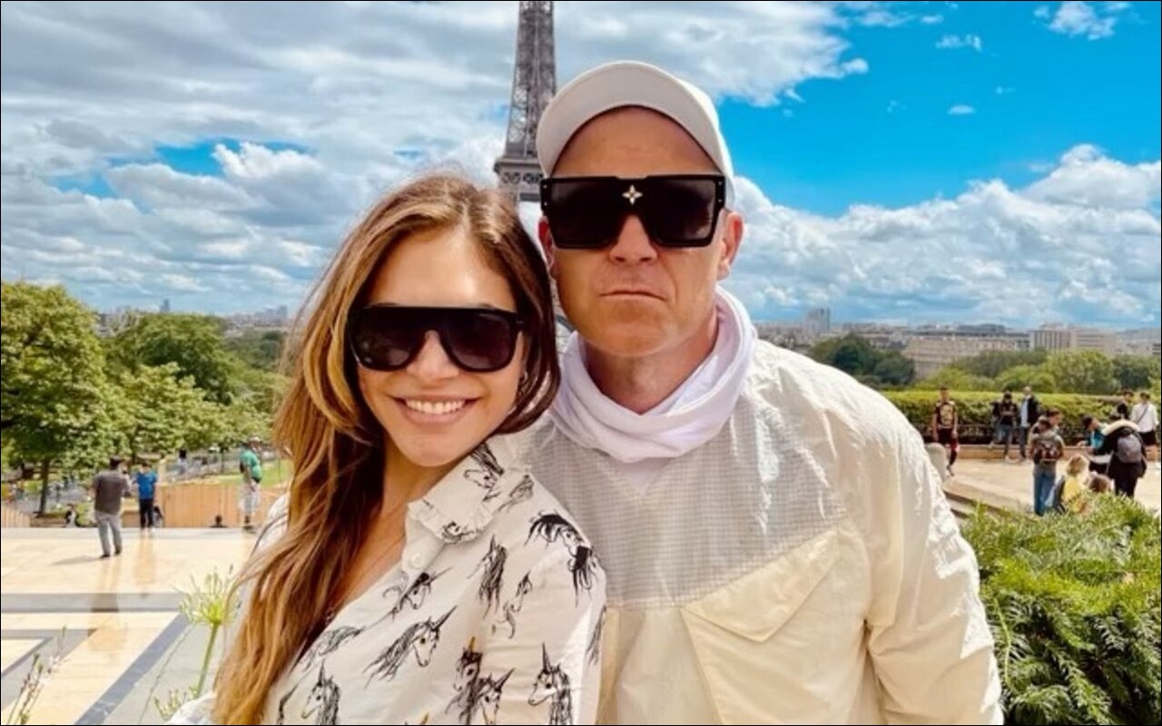 Robbie Williams and Wife Ayda Field Suffering From Dry Spell in Their