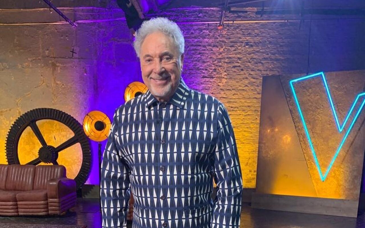 Tom Jones Undergoing Physiotherapy Following Second Hip Replacement Surgery