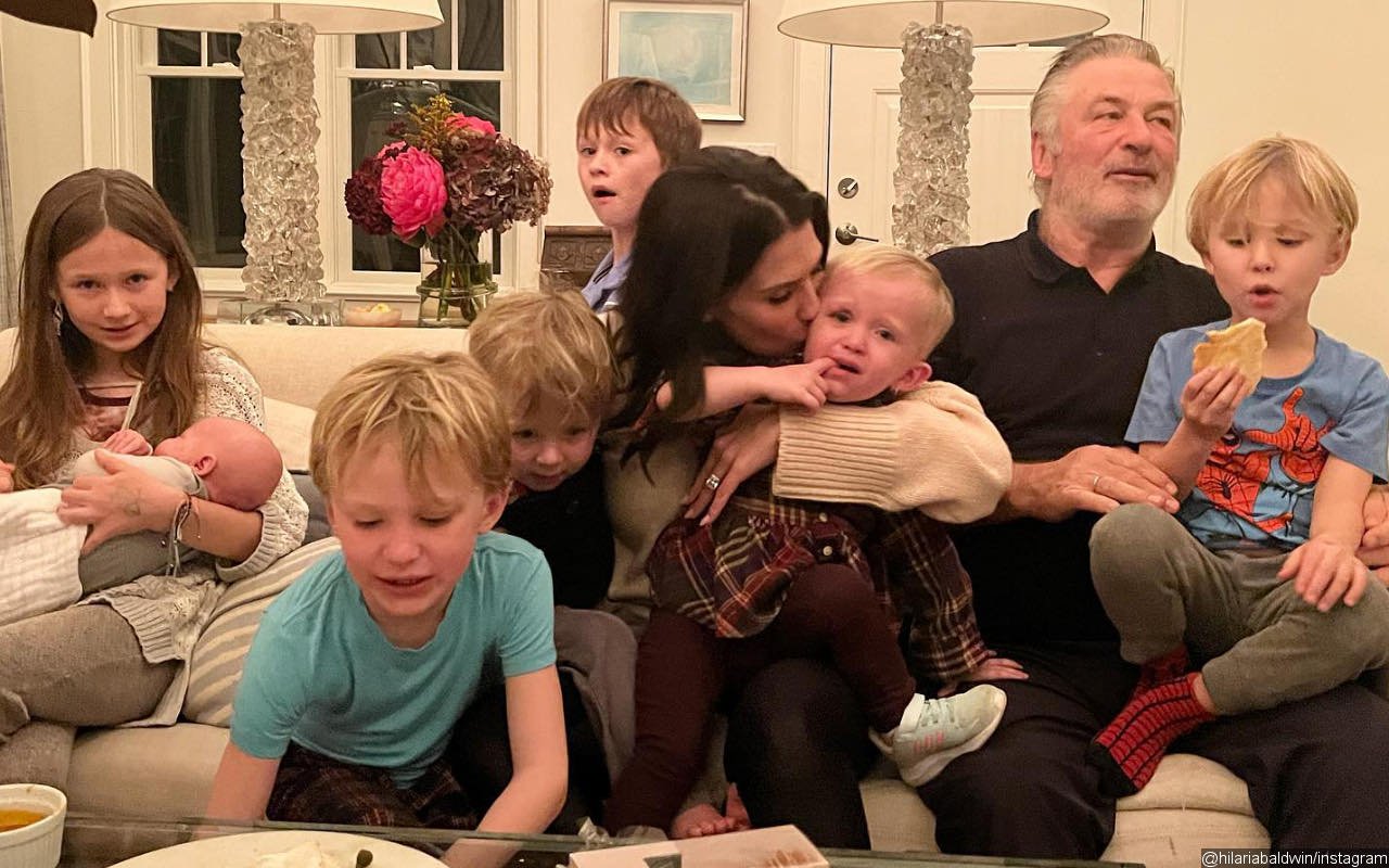 Hilaria Baldwin Pokes Fun at Her Own 'Epic Fail' Thanksgiving Picture With Her and Alec's 7 Kids 