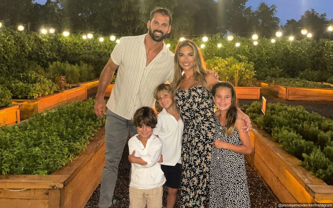 Jessie James Decker Slams Trolls After Being Accused of Photoshopping Abs on Her Kids 