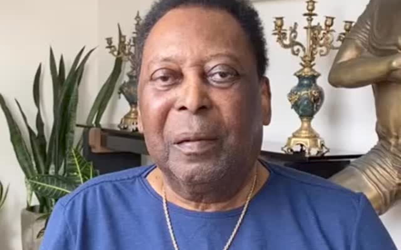 Pele Rushed to Hospital Due to Swelling All Over His Body