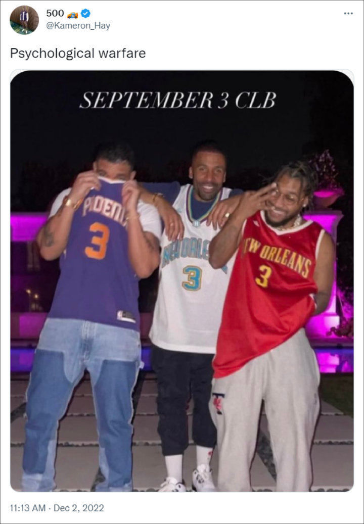 Drake's photo wearing Chris Paul jersey