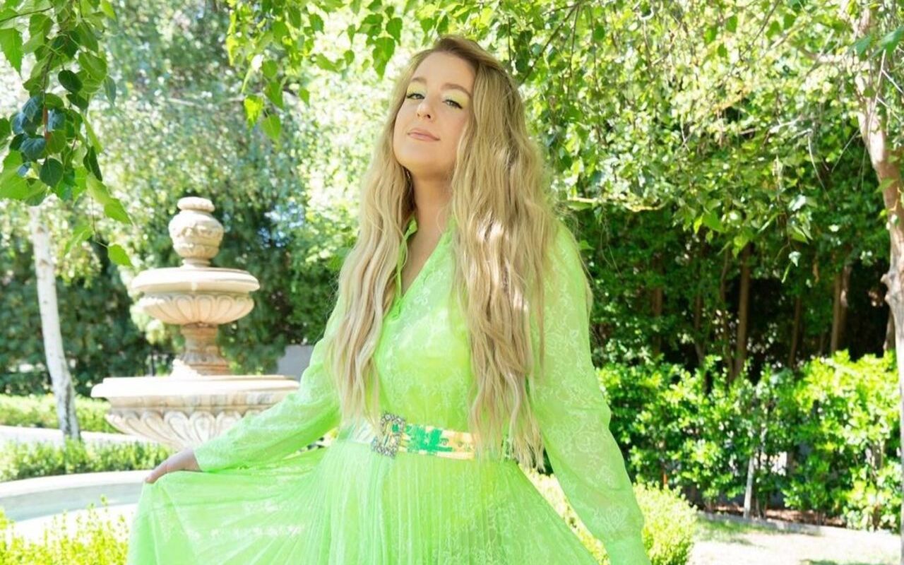 Meghan Trainor Stands Naked in Front of Mirror Every Day to Confront