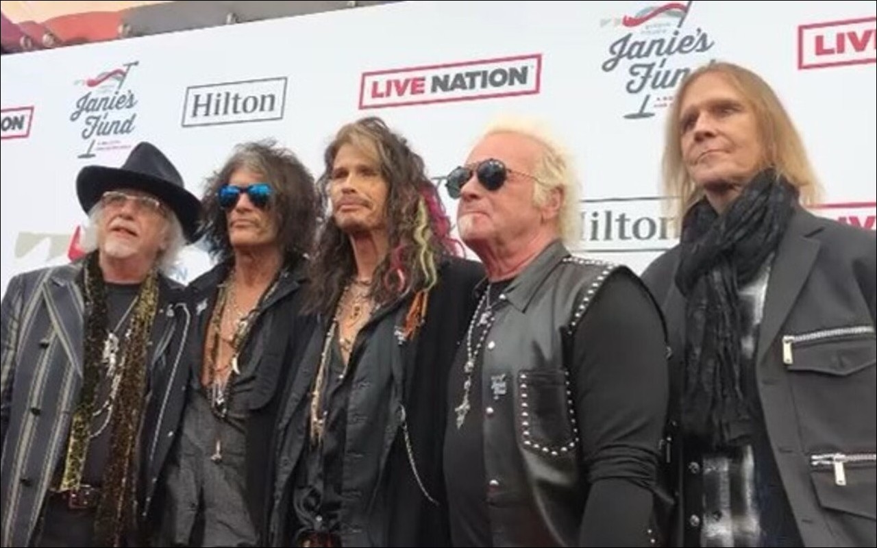 Steven Tyler Battles Mystery Illness, Aerosmith Scrap Vegas Show