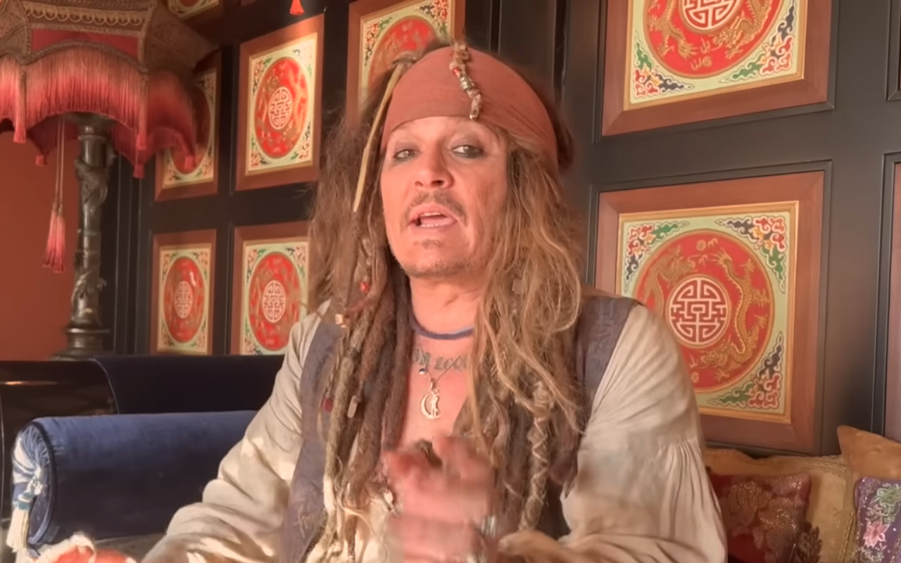 Johnny Depp Reprises 'Pirates of the Caribbean' Role for Make-A-Wish Video