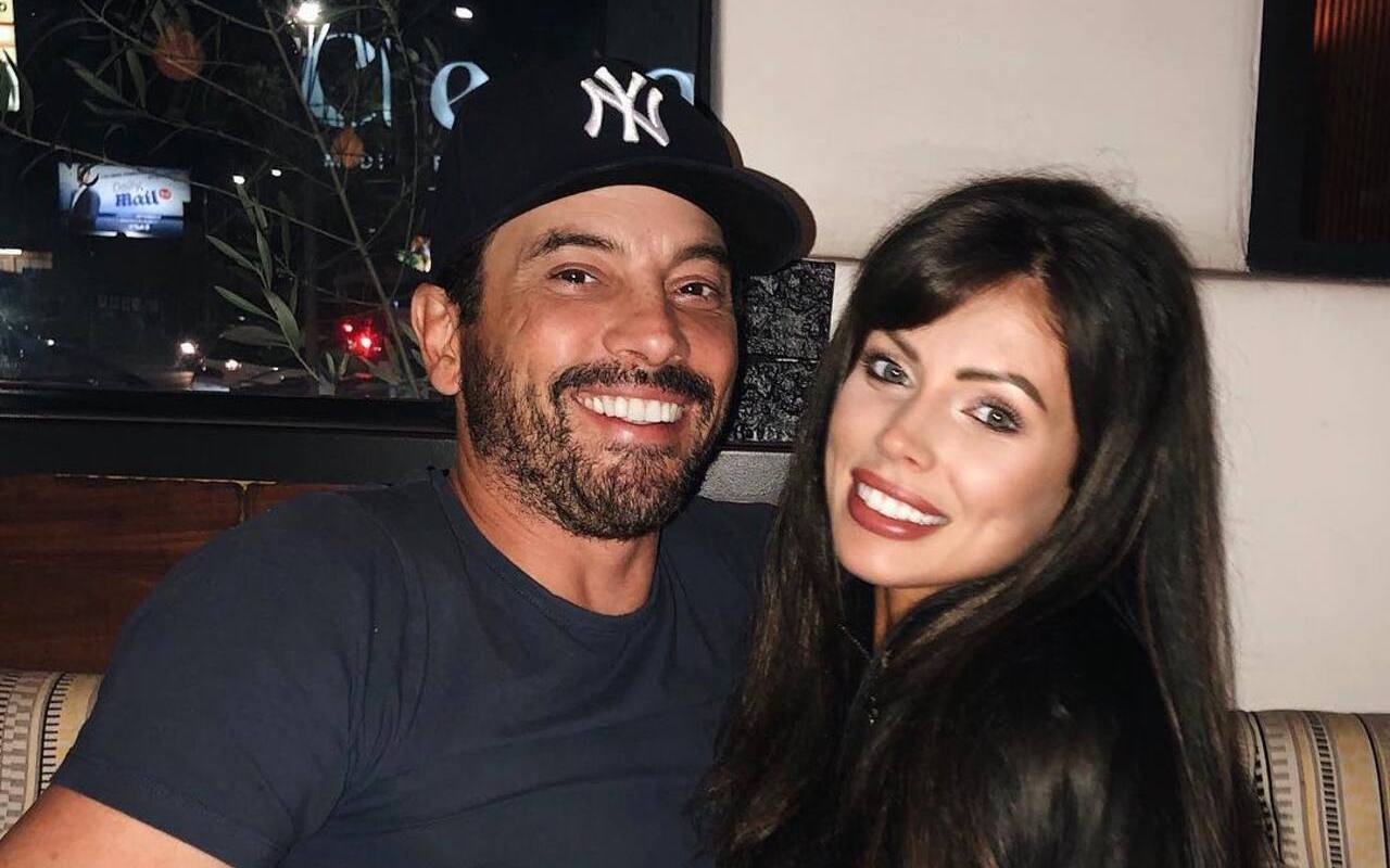 Jesse Metcalfe and Corin Jamie-Lee Clark Call It Quits After Two Years of  Dating