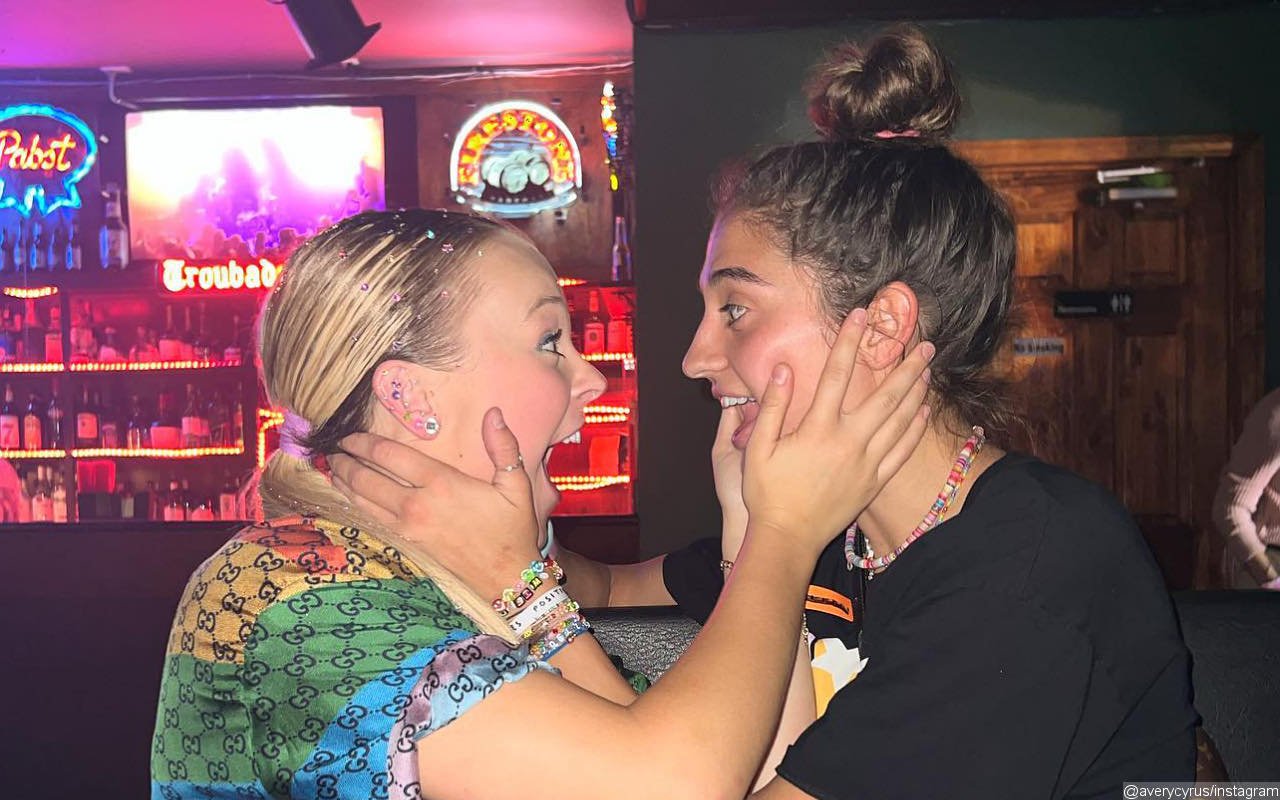 JoJo Siwa 'Mad' She Got 'Tricked' Into Thinking She's in Love After Avery Cyrus Split