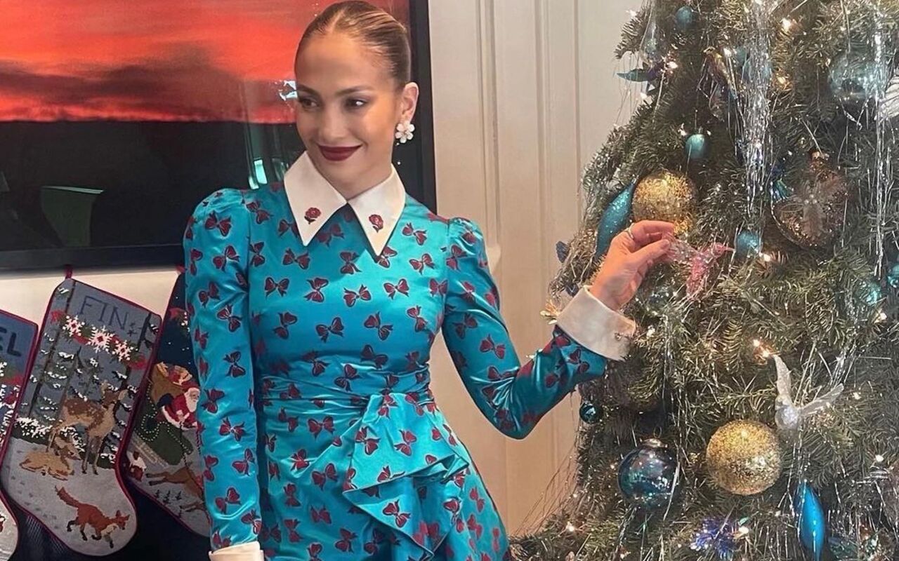 Jennifer Lopez Reveals Her Christmas Gift Ideas