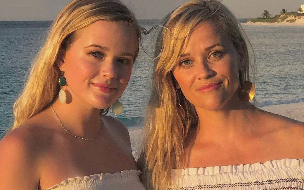 Reese Witherspoon's Daughter Vows to Be 'Gentler' With Her Body After Hospitalized on NYE