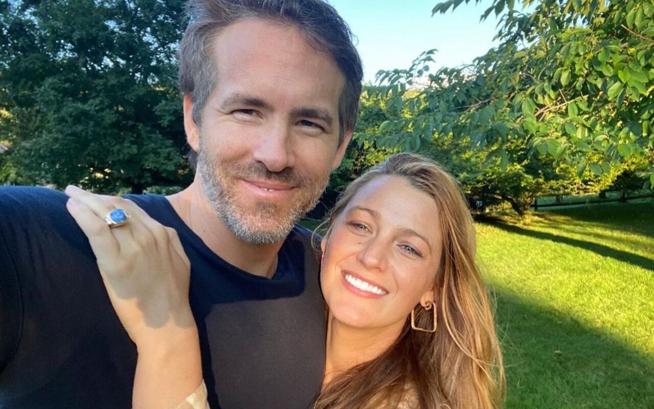 Blake Lively is tempted to get thigh tattoo of Ryan Reynolds face   English Movie News  Times of India