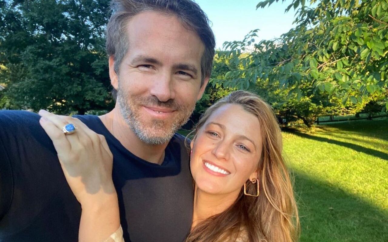 Pregnant Blake Lively Considers Getting Tattoo of Husband Ryan Reynolds