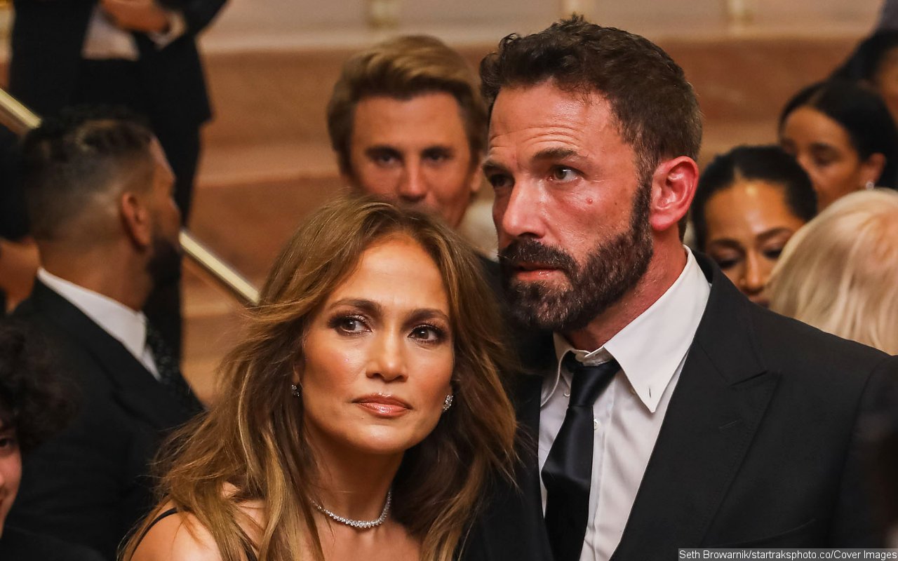 Jennifer Lopez Shares Never-Before-Seen Wedding Photos to Celebrate New Year