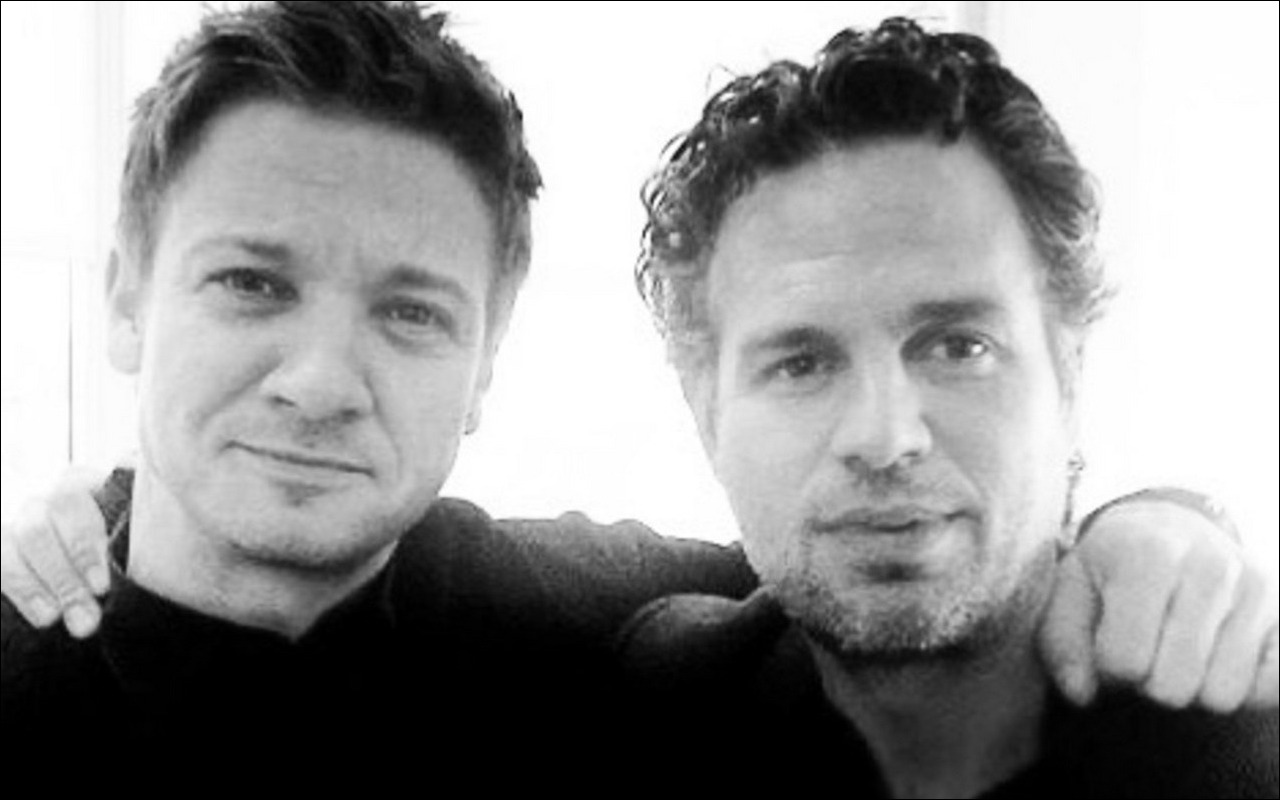 Mark Ruffalo Sends 'Healing Goodness' to Jeremy Renner Amid His Hospitalization